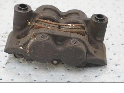 Höger sida på Bromsok från en Yamaha MT-09 Tracer -2019 motorcykel.