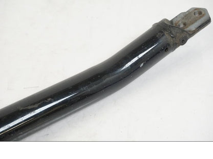 Snett nerifrån på Ramdel från en Suzuki VZR 1800 -2009 motorcykel.