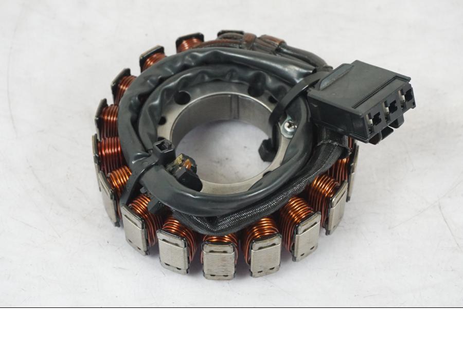 Framsidan på Generator från en Kawasaki Z 900 -2019 motorcykel.