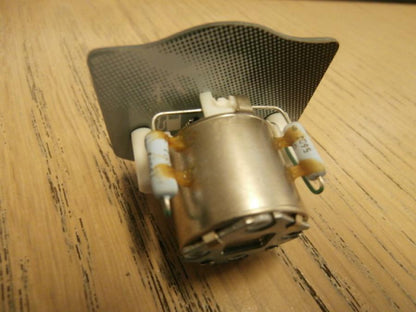 Baksidan på Bensinmätare från en Suzuki GSX 750 -2002 motorcykel.