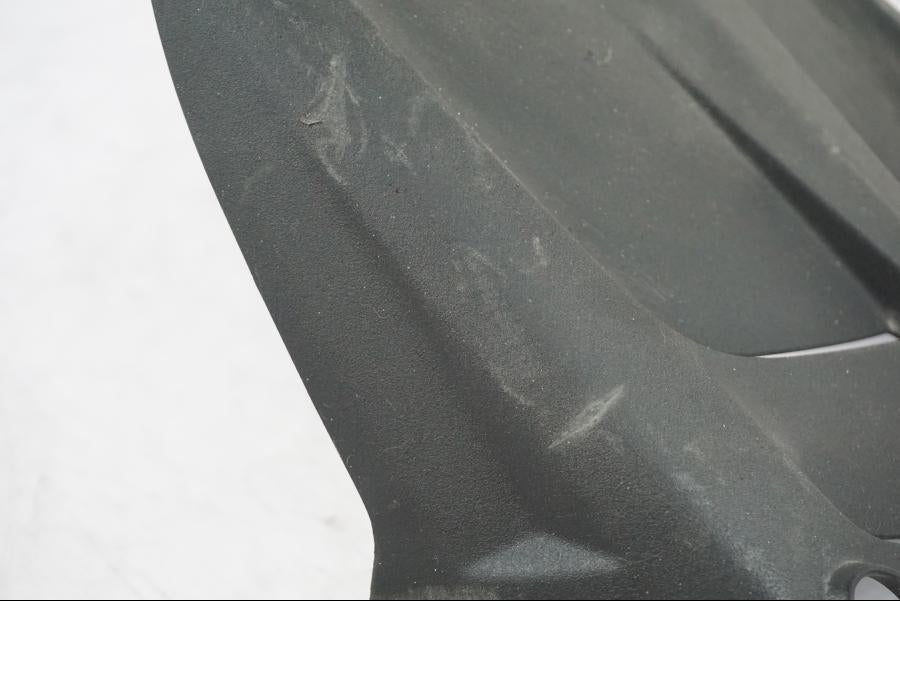 Snett uppifrån på Svingskärm från en Kawasaki ZX-6R -2011 motorcykel.