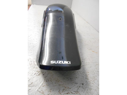 Baksidan på Bakskärm från en Suzuki VZ 1600 -2004 motorcykel.