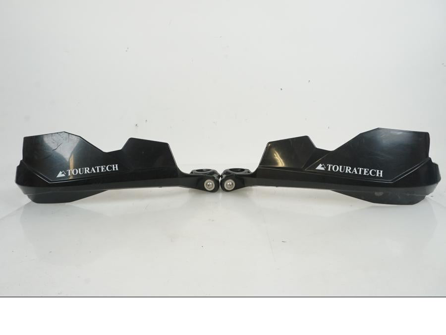 Framsidan på Handskydd från en BMW R 1200 GS -2022 motorcykel.