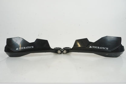 Framsidan på Handskydd från en BMW R 1200 GS -2022 motorcykel.