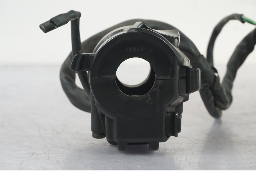 Snett uppifrån på Styrelreglage från en Honda CBR 1100 XX -1999 motorcykel.