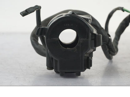 Snett uppifrån på Styrelreglage från en Honda CBR 1100 XX -1999 motorcykel.