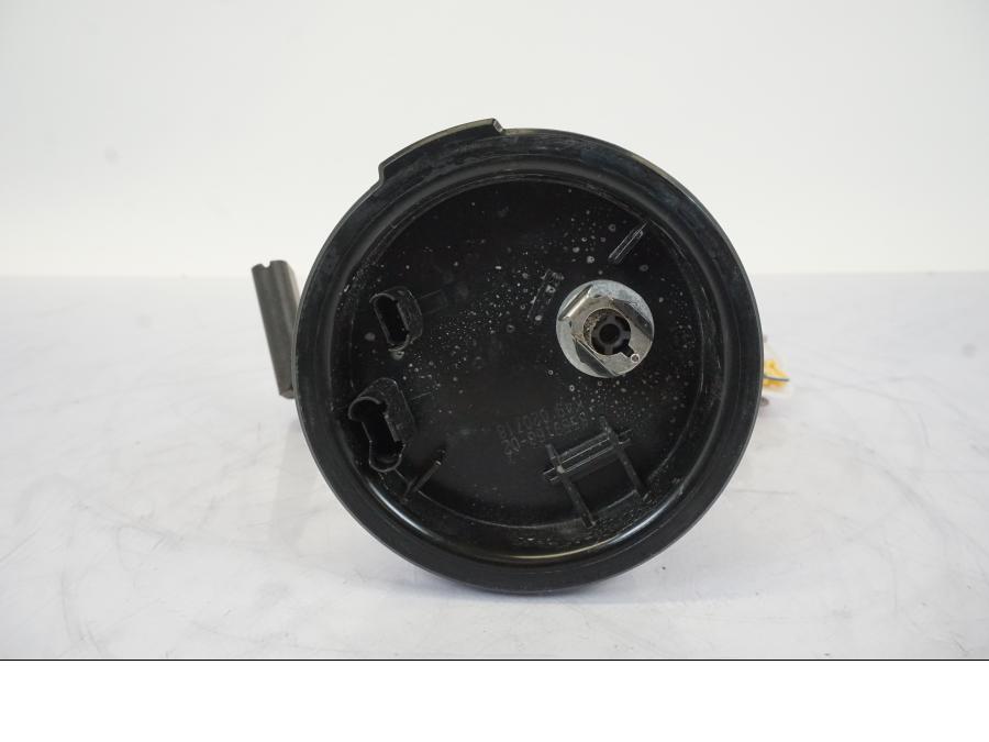 Höger sida på Bensinpump insprut från en BMW S 1000 XR -2019 motorcykel.