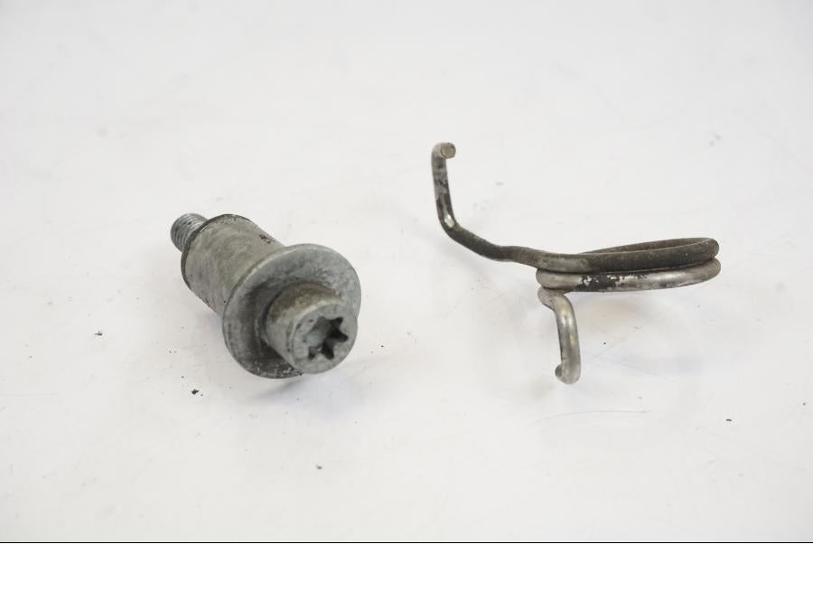 Snett nerifrån på Bromspedal från en BMW R 1150 RS -2003 motorcykel.