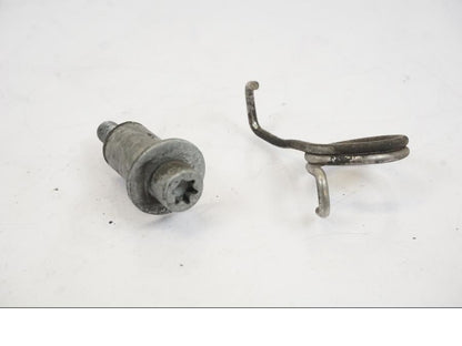 Snett nerifrån på Bromspedal från en BMW R 1150 RS -2003 motorcykel.