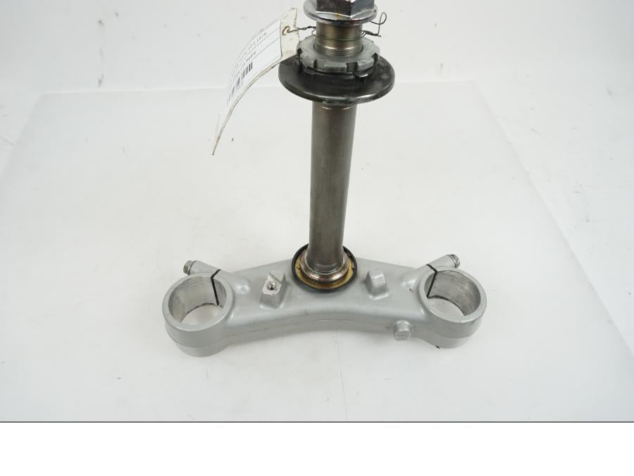 Framsidan på Gaffelkrona från en Honda CBR 600 RR -2003 motorcykel.