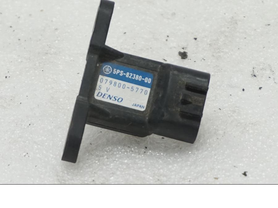 Framsidan på Mapsensor från en Yamaha TDM 900 -2002 motorcykel.