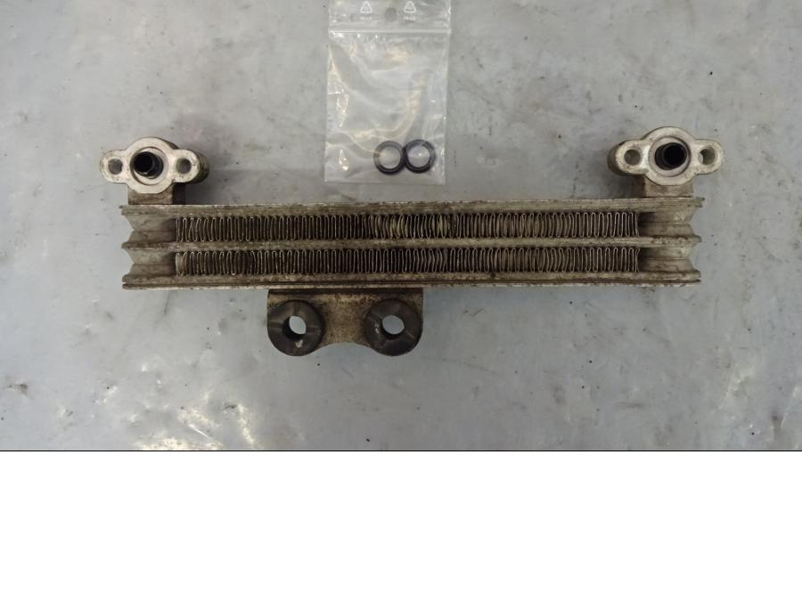 Framsidan på Oljekyl från en Honda VTR 1000 F -1997 motorcykel.