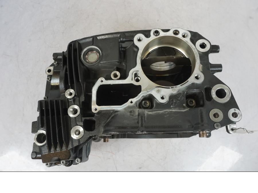 Höger sida på Motorblock från en BMW R 1200 GS -2010 motorcykel.