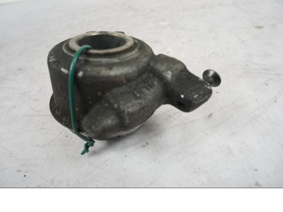 Höger sida på Hastighetsdrivning från en BMW R 850 R -2004 motorcykel.