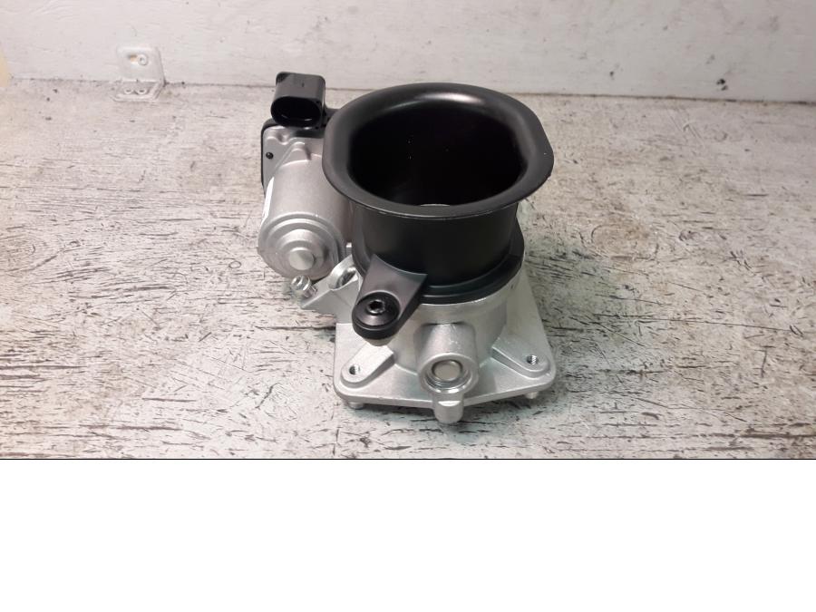 Framsidan på Spjällhus från en Ducati Multistrada 1260 -2019 motorcykel.