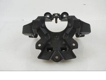 Höger sida på Strålkastarfäste från en Yamaha MT 125 -2017 motorcykel.