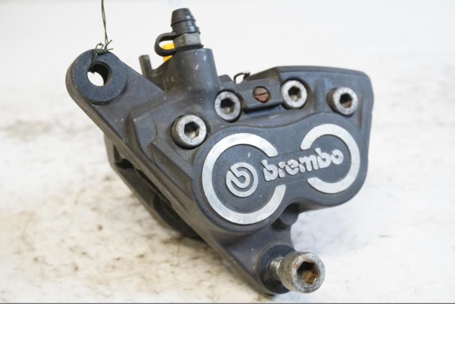 Framsidan på Bromsok från en BMW R 1100 S -1999 motorcykel.