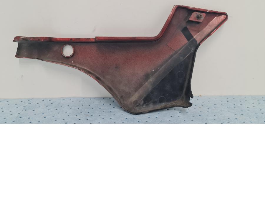 Baksidan på Sidopanel från en Yamaha XJ 750 -1982 motorcykel.