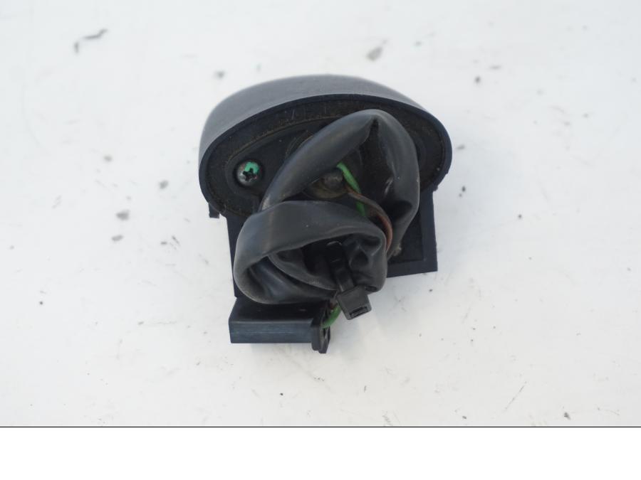 Vänster sida på Skyltbelysning från en Honda SH 300 A -2011 scooter.