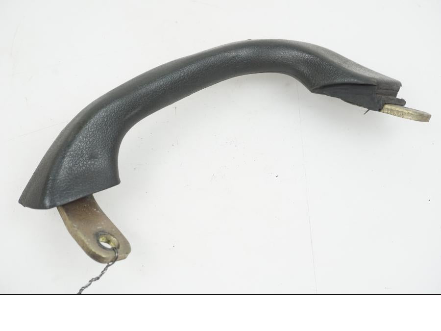 Baksidan på Passagerarhandtag från en Yamaha XJ 900 -1997 motorcykel.