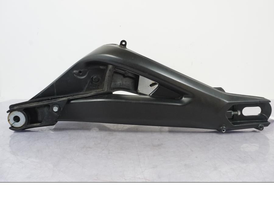 Höger sida på Sving från en Yamaha MT-09 -2016 motorcykel.