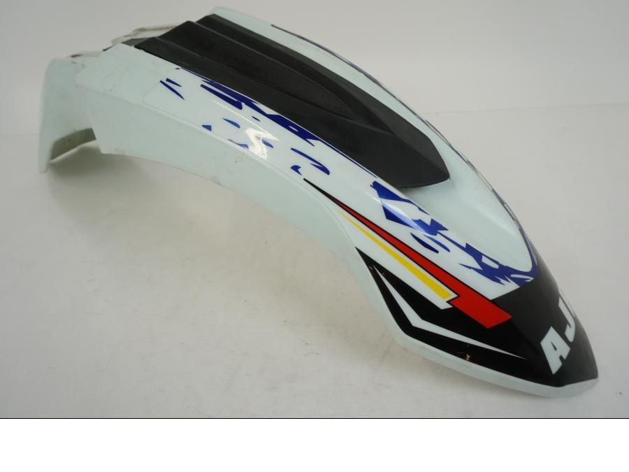 Baksidan på Framskärm från en AJP PR7 -2021 motorcykel.