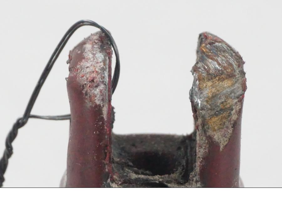 Snett uppifrån på Fotpinnefäste från en H-D Softail FXCW Rocker -2008 motorcykel.