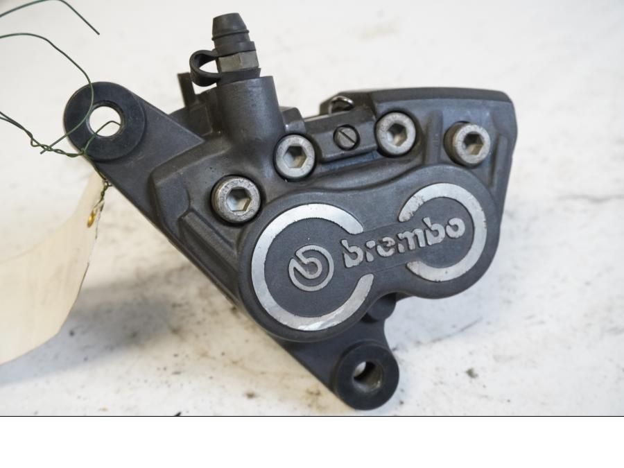 Framsidan på Bromsok från en BMW R 1200 C -2002 motorcykel.