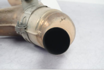 Baksidan på Grenrör från en BMW R 1200 GS -2005 motorcykel.