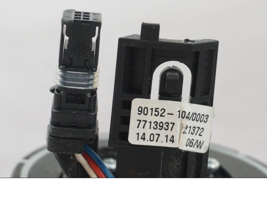 Snett nerifrån på Styrelreglage från en BMW K 1600 GTL -2015 motorcykel.