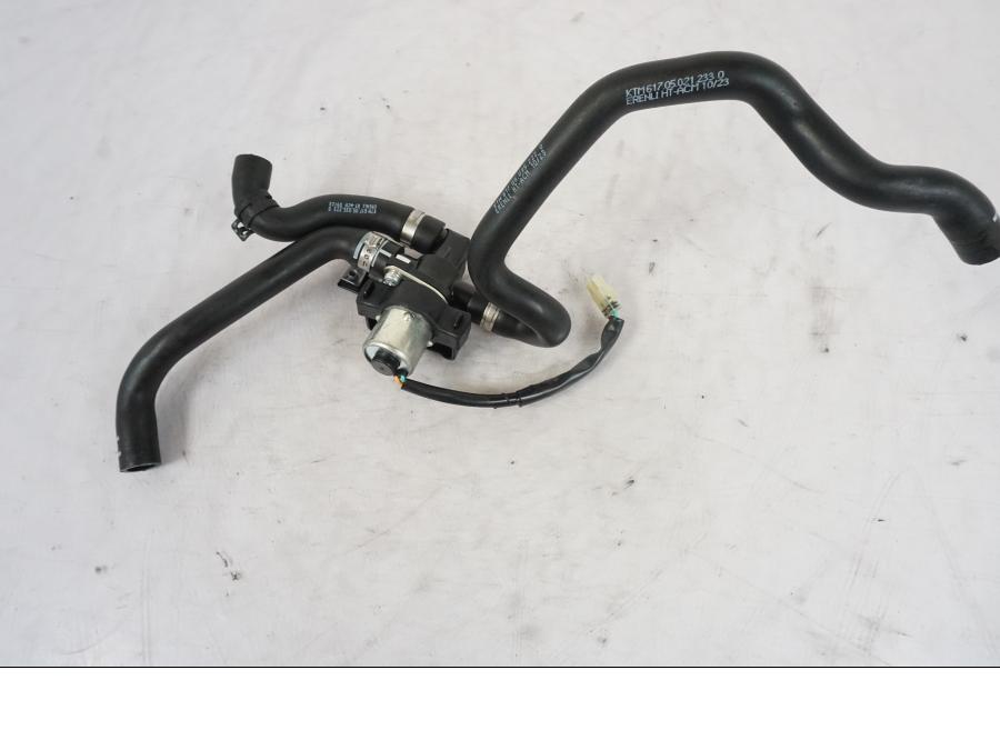 Framsidan på Second Air från en KTM 1290 Super Duke R -2023 motorcykel.