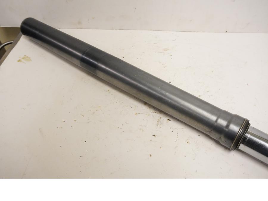 Vänster sida på Gaffelben från en KTM 625 SC SM -2002 motorcykel.