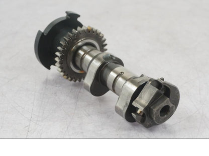 Baksidan på Kamaxel från en BMW R 1200 GS -2018 motorcykel.