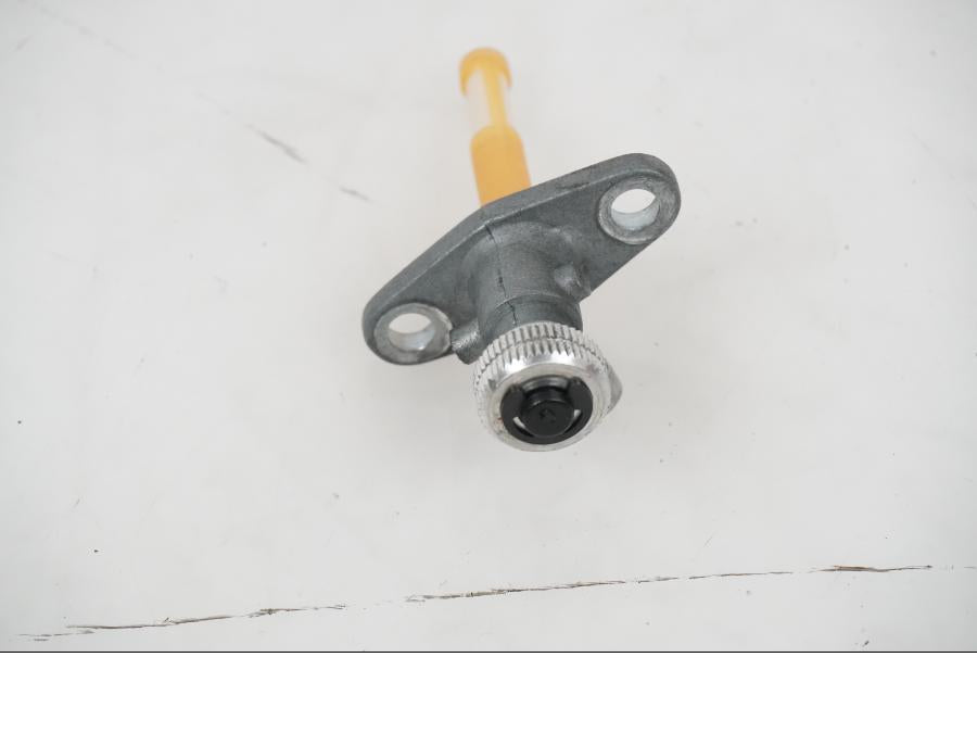 Höger sida på Bensinkran från en KTM 1290 Super Adventure S -2022 motorcykel.