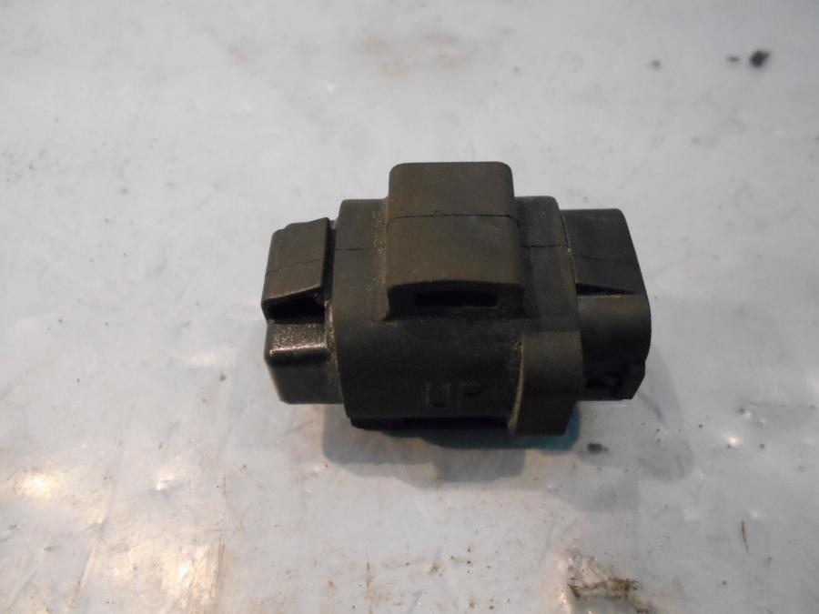 Framsidan på Tilt Sensor från en Suzuki DL 650 -2013 motorcykel.