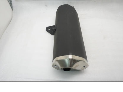 Höger sida på Ljuddämpare från en Kawasaki Z 400 -2020 motorcykel.