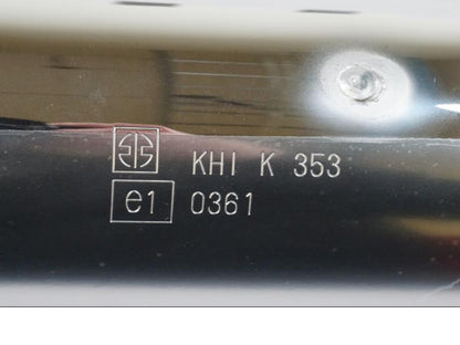 Snett uppifrån på Ljuddämpare från en Kawasaki EN 500 -1999 motorcykel.