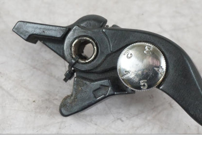 Baksidan på Bromsgrepp från en Buell 1125 R -2008 motorcykel.