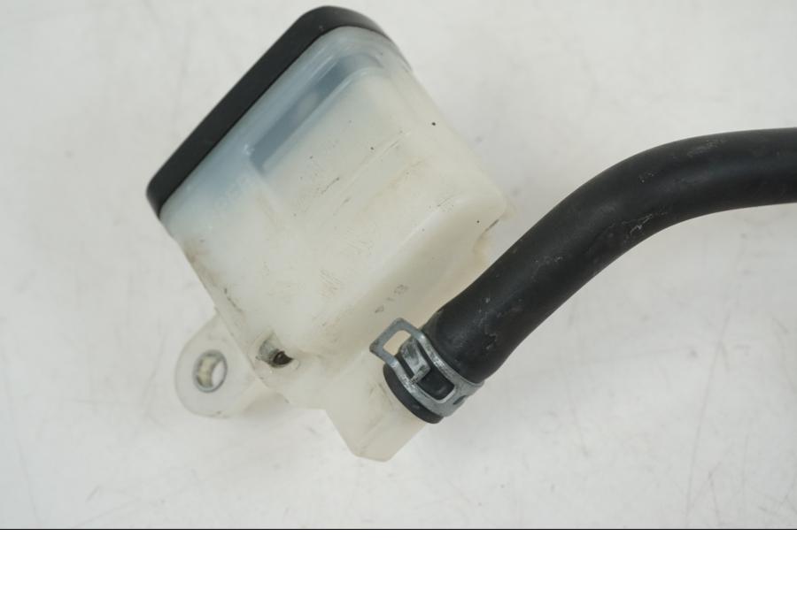 Snett uppifrån på Bromshuvudcylinder från en Suzuki GSX-R 1000 -2007 motorcykel.