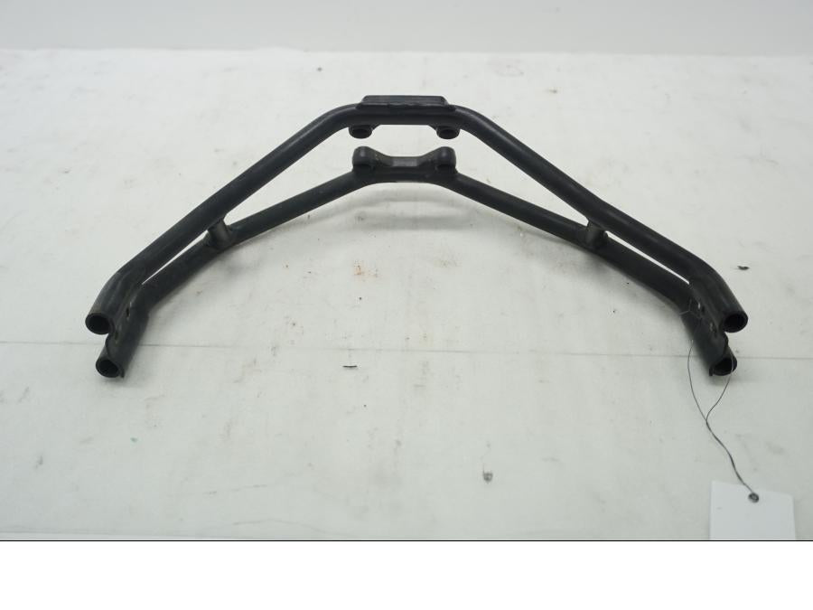 Vänster sida på Fotpinnefäste inre från en MV Agusta Brutale 800 -2014 motorcykel.