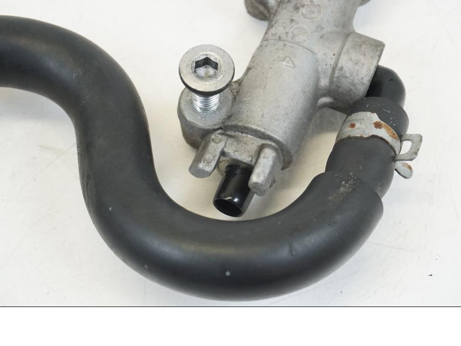 Höger sida på Bromshuvudcylinder från en Kawasaki ZX-12R -2000 motorcykel.