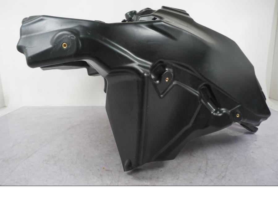 Extrabild2 på Bensintank från en Ducati Multistrada V4 -2024 motorcykel.