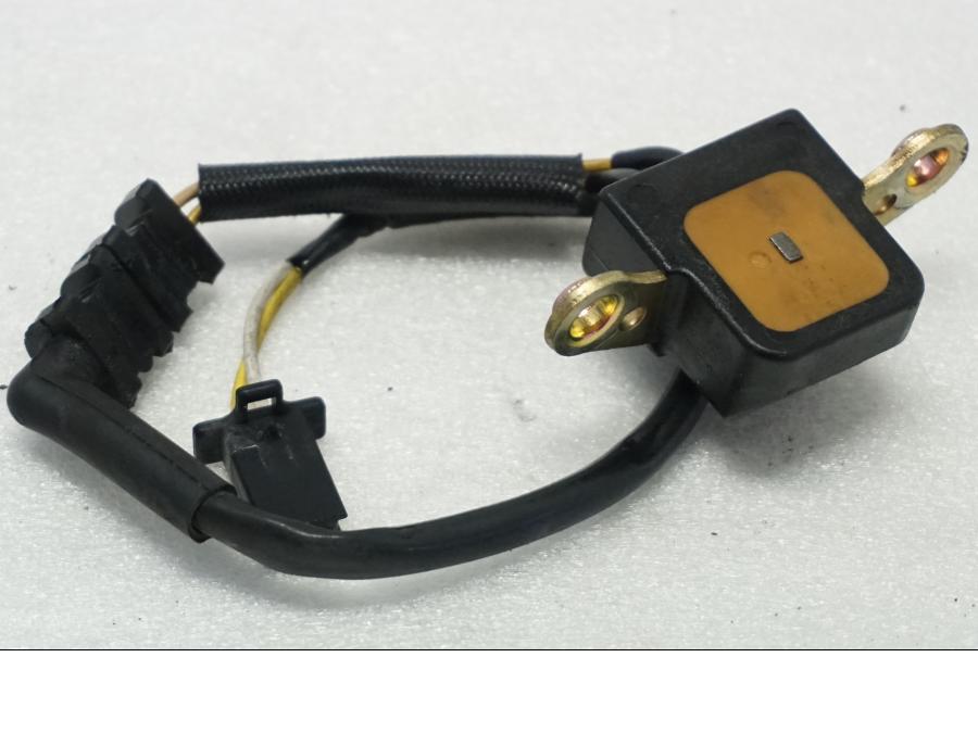 Framsidan på Tändpickup från en Honda CBR 900 RR -1998 motorcykel.