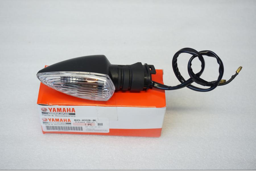 Framsidan på Blinkers från en Yamaha Alla -2020 motorcykel.