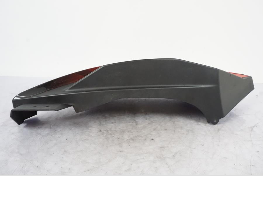 Snett uppifrån på Sidkåpa från en Yamaha YZF-R 125 -2008 motorcykel.