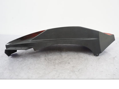 Snett uppifrån på Sidkåpa från en Yamaha YZF-R 125 -2008 motorcykel.