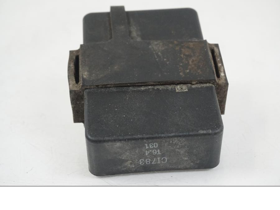 Snett uppifrån på CDI / ECU från en Honda CBR 125 R -2006 motorcykel.