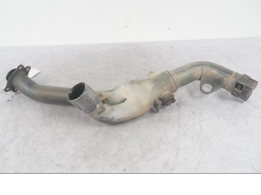 Baksidan på Mellanrör från en Kawasaki ZX-10R -2006 motorcykel.