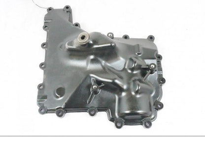 Framsidan på Oljetråg från en BMW K 1200 S -2005 motorcykel.