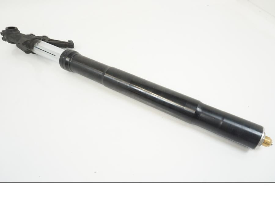 Baksidan på Gaffelben från en Yamaha YZF 1000 R1 -2002 motorcykel.